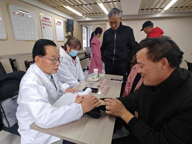 阳一社区有了“健康小屋”瓦力娱乐棋牌正式启用！富(图2)